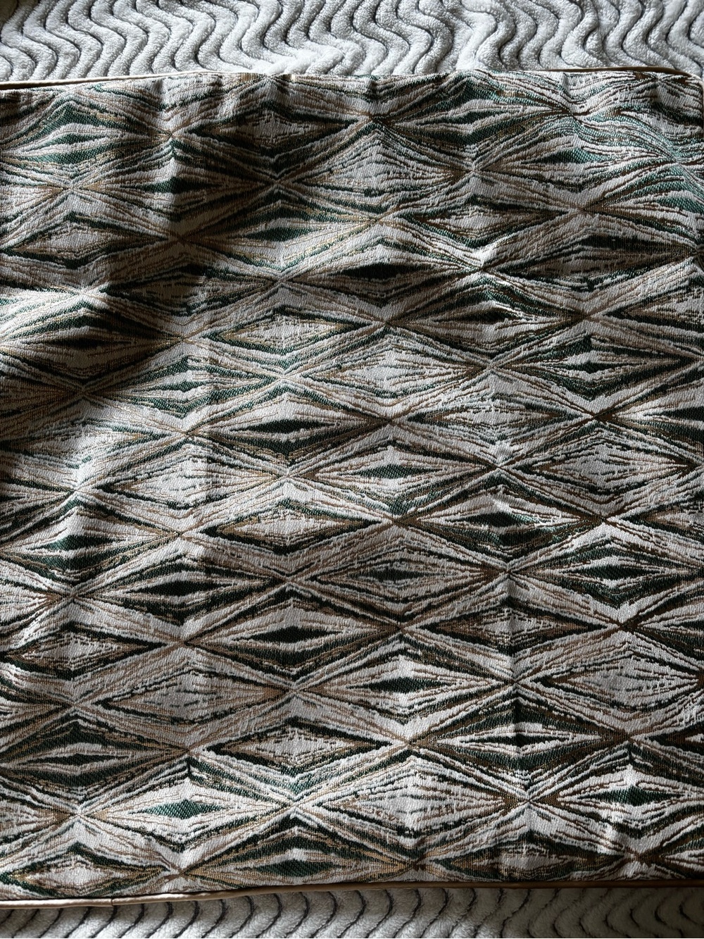 Geometric Diamond Pattern Comforter in Green and Cream